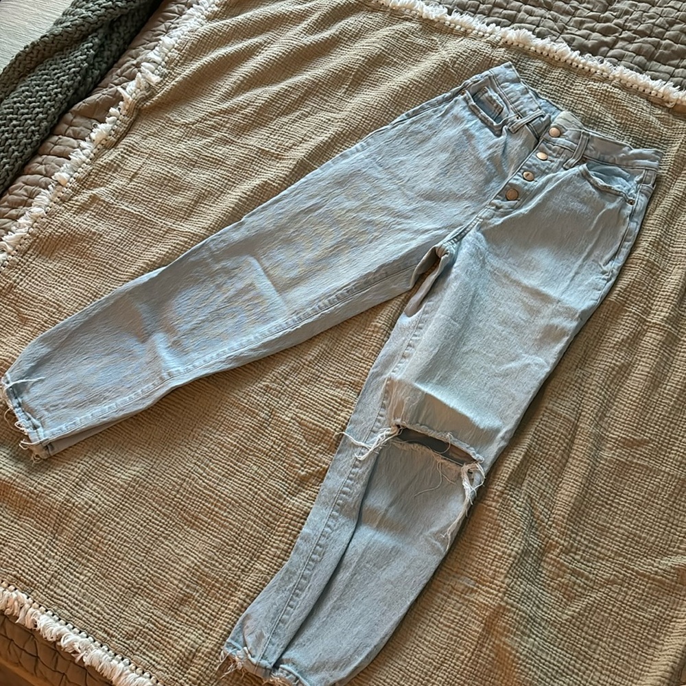 Universal Thread high rise light denim jeans